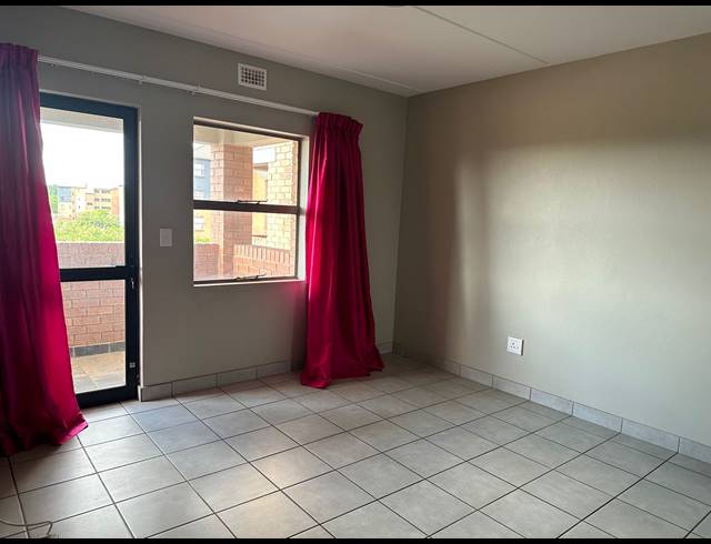 2 BEDROOM APARTMENT FOR SALE IN HEUWELOORD